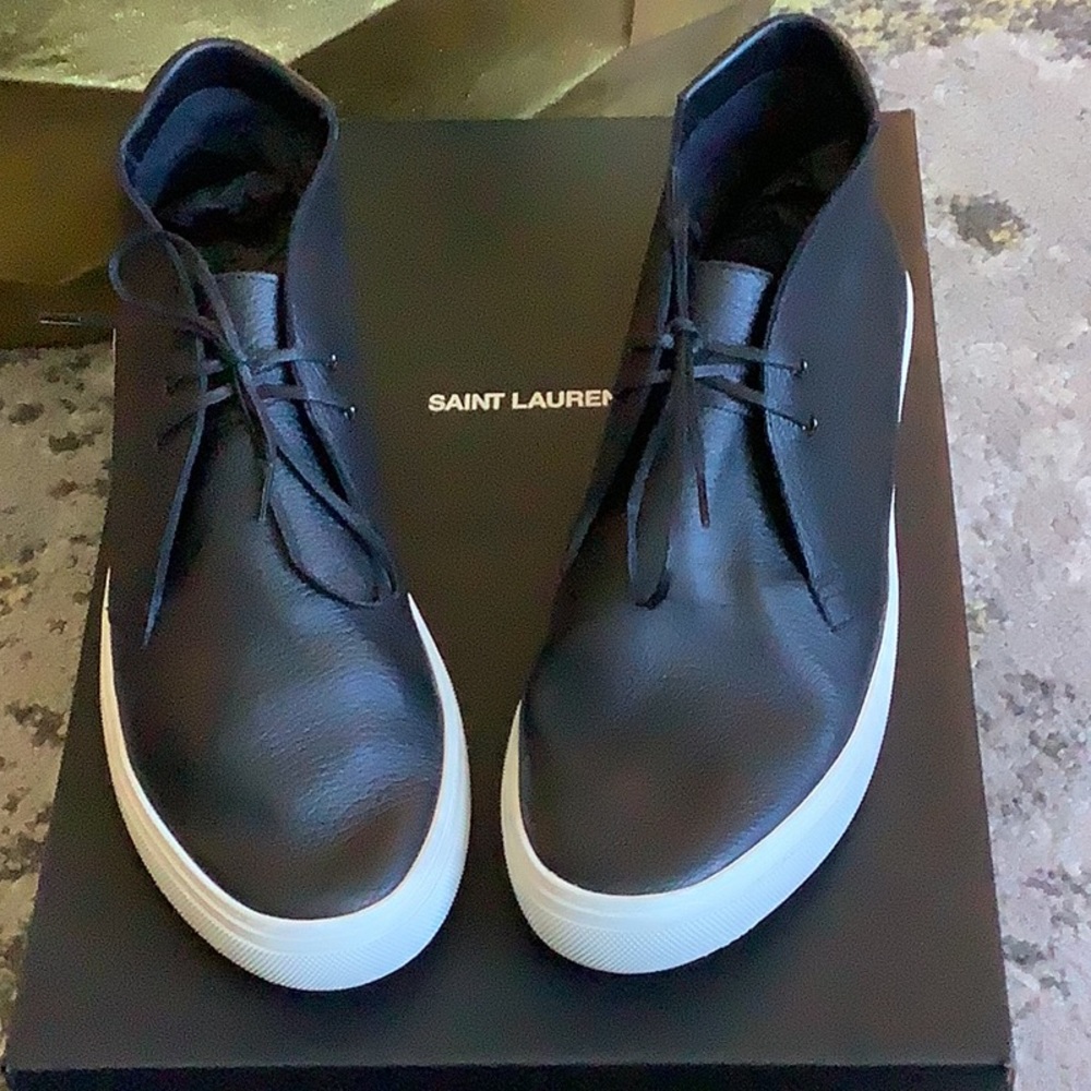 NWT Yves Saint Laurent Leather Ace amidst Top Sneakers